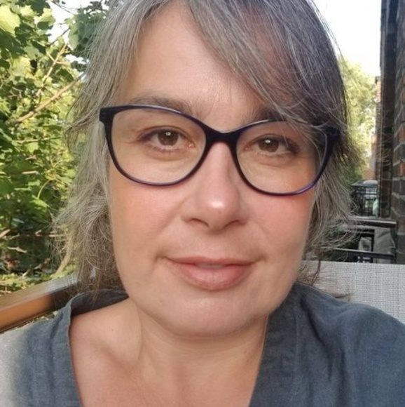 Meet your Posher, Julia - Picture 1 of 1